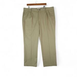 St Johns Bay Chino Pants Mens 42x30 Khaki Easy Care‎ Classic Fit Pleat Front